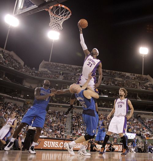 毫无根据的 毫无根据的