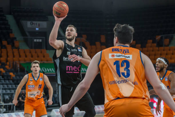 比斯利的篮 比斯利的篮